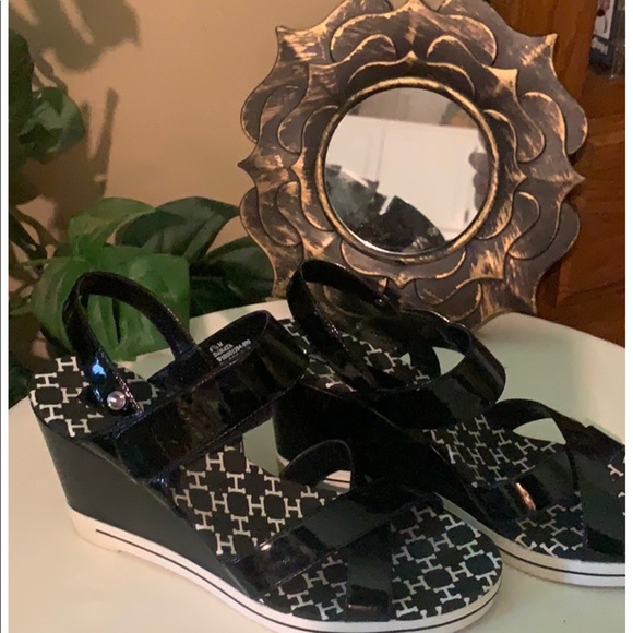 Tommy Hilfiger Shoes - 🔥FINAL PRICE 😀Women’s Tommy Hilfiger wedges🔥